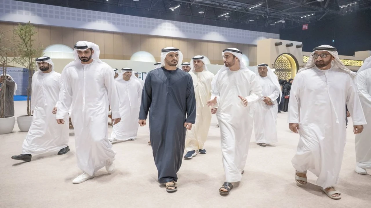 بمشاركة مئات المبدعين.. انطلاق الدورة الثانية من مهرجان أبوظبي للشعر في الإمارات